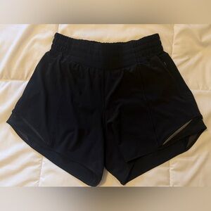 lululemon athletica Women's Hotty Hot High-Rise Lined Shorts 4”, Black NWOT